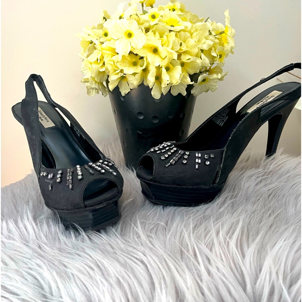 Vera Wang Pollock, graphite heels